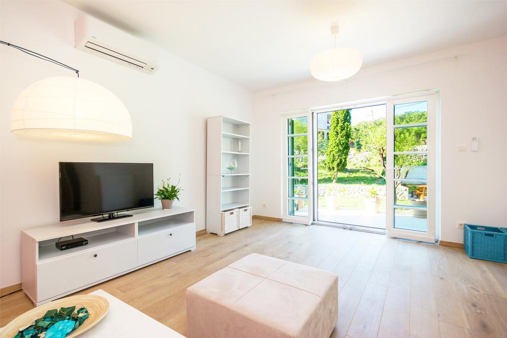 Apartment Barbina Kastelina Sveti Juraj Eksteriør billede
